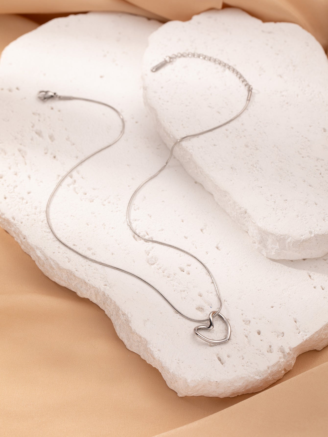 Heart Pendant Necklace – Minimalist Gold Jewelry | Romantic Gift